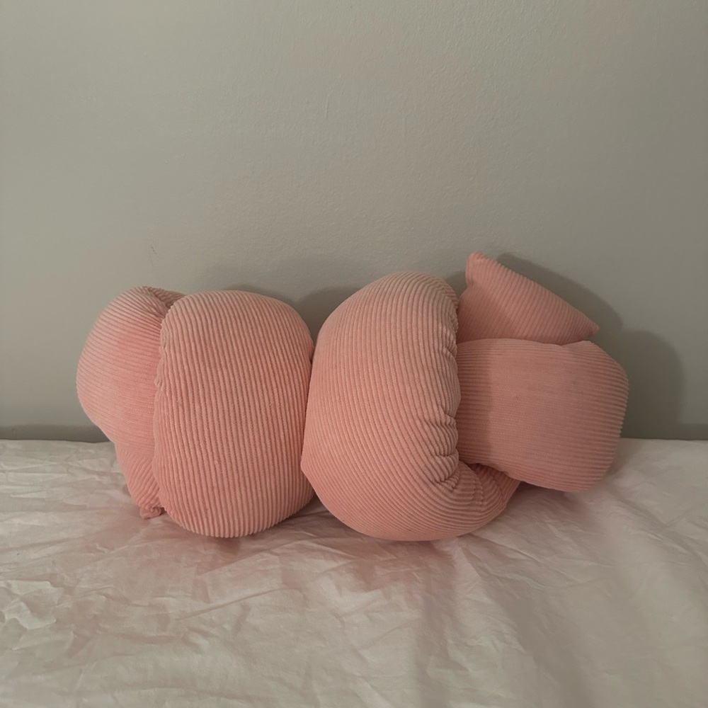 JIU JIE Double Knot Cushion